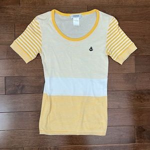 Mercerized cotton fine knit tee.